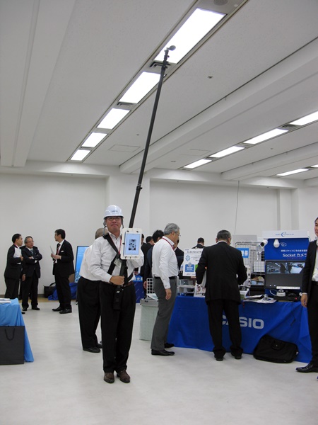 手持ちのスマートフォン/タブレットでカメラ操作ができる「高所点検用カメラ」カシオ計算機