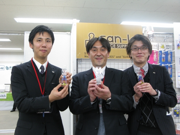 スーツケースに用いられるポリカーボネート使用、高透明、サビに強い「プラカラー目玉クリップ」サンケーキコム