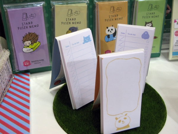 スタンド式の台紙がついた、立つふせん「TODOメモ」と「ふきだしメモ」ヒサゴ