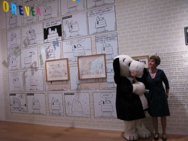 「ここではスヌーピーとチャリーブラウンとの友情を紹介しています」とジーンさん