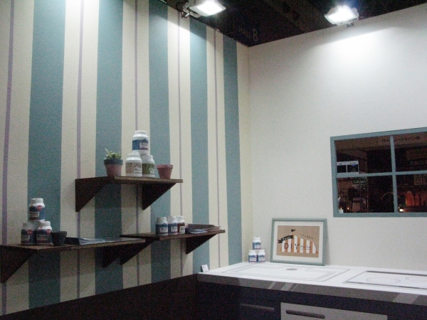 お家の壁を明るく楽しく気軽にイメージチェンできる「ミルクペイント室内かべ用」ターナー色彩