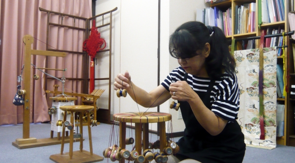 くみひも鳳美の作業