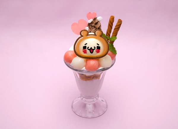 にゃんこのラブラブハートのいちごパフェ \1,290     (C)igarashi yuri／LINE