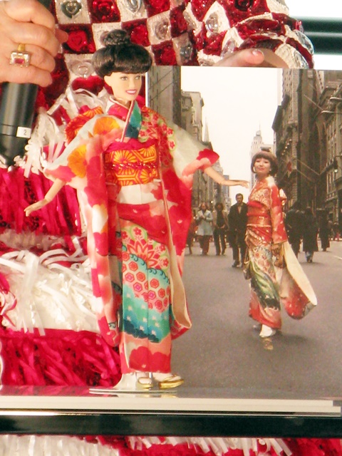 未来に向かって自分らしく進んでいる女性をロール・モデルした「One of a kind doll」に若き日の黒柳さんをそのまま再現