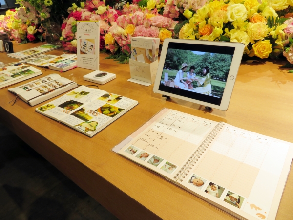 「iNSPiC」なら手軽に撮影！お子様の写真を毎日、手帳に貼り続ければ成長記録に！