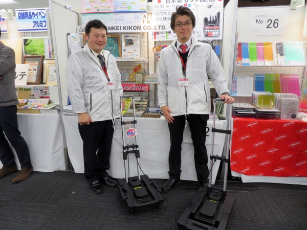 サンケーキコム、今年のイチ押し新商品は台車です。機能については近日発表。