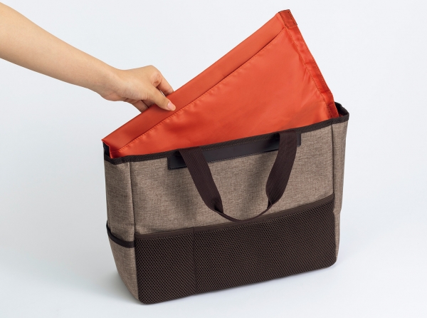 （２）中身に合わせて取り外せる中仕切り