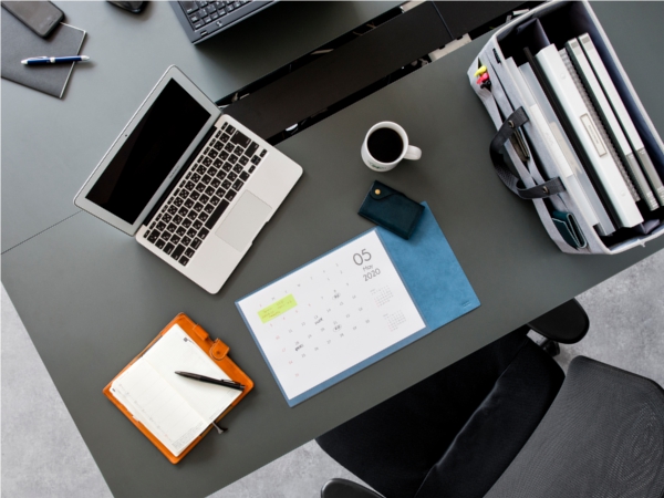 機能的なカレンダーデスクマット