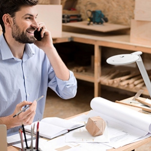 蛇の目ミシン工業「英国デイライト社製ハローゴー充電式拡大鏡付き太陽光LEDランプ」＜機能部門＞