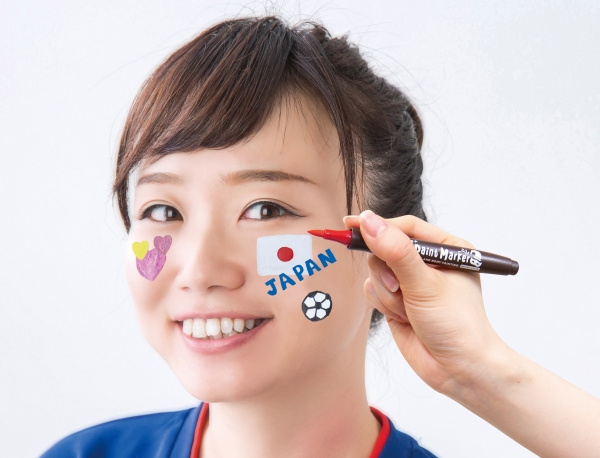 ・クレンジングで簡単に洗い落とすことができる