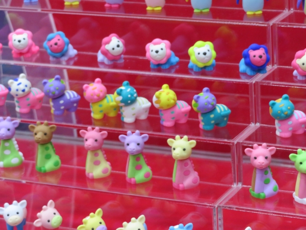 イワコー、おもしろ消しゴムのオリジナル消しゴム・ＯＥＭ・販促品のご提案。予算や規模に合わせて御社オリジナルの販促品や消しゴムを制作できます。