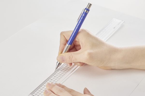 2.手元が見やすい先端形状