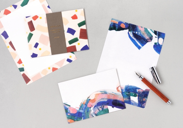 ・レターセット 550円（税込）  4柄展開＜A（Birthday Swirl）/B（Mother Love）/C（Love You Mom）/D（Holliday Confetti）＞   