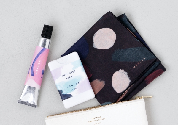 ・ハンカチ 1,870円（税込）  3柄展開＜A（Nightfall）/B（Holliday Confetti）/C（Moonlight）＞   ・マスクスプレー 1,650円（税込） ・ハンドクリーム 1,980円（税込）  各3柄展開＜A（Birthday Beautiful）：ローズの香り /B（Mother Love）：アクアマリンの香り /C（Color Party）：アッサムティーの香り＞