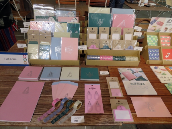 大人気の仏像シリーズ第4弾、よりシックに、よりクラシカルなデザインに。銀箔で神々しくも、どこか愛らしい仏像様たち　ＨＩＲＡＩＷＡ