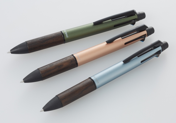 『ピュアモルト　ジェットストリームインサイド』 上から：フォレストグリーン、アースベージュ、リバーサイドブルー