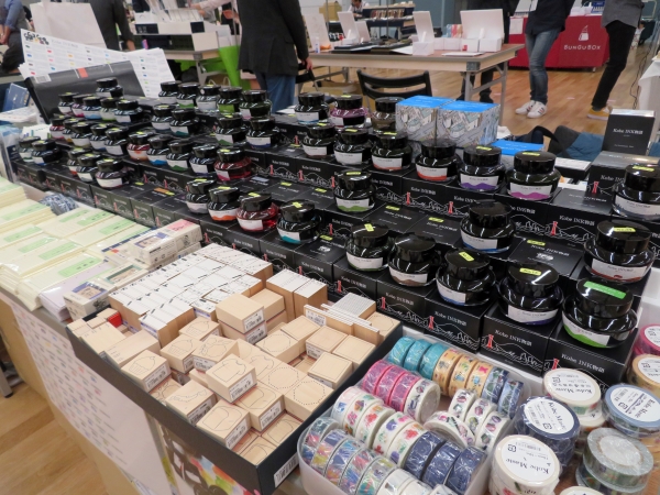 Kobe INK物語 since 2007　色彩豊かな街「神戸」の景色をテーマに生まれたインクが『Kobe INK物語』ナガサワ文具センター（神戸）