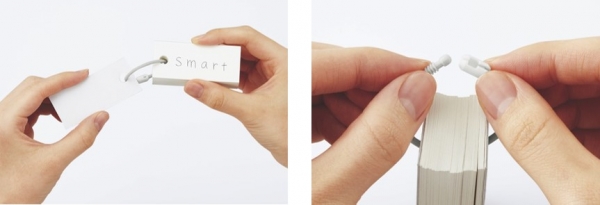 ２．とじ部を外して、カードの抜き差しが可能