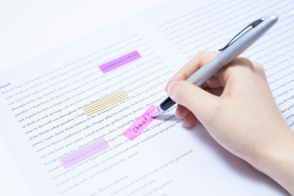 メモ代わりに。文字が書き込めるので、直接書き込みたくない時にはメモ代わりに使用できます。