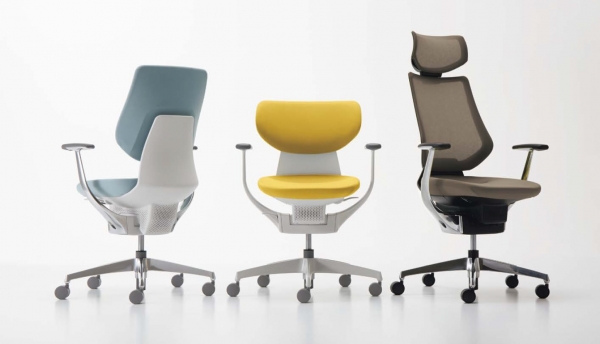 １．ing（イング） バランスボールのように動き始めの負荷がない ため、体を動かしやすくするとともに、動いた後には ブランコのような揺り戻しがある ため、安心して揺らすことができます。座面がスイングすることで心地よいリズムが生まれ、体と脳を活性化 します。