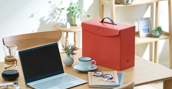 《 組み合わせイメージ 》 ご家庭のインテリアに馴染みやすい、落ち着いたトーンの全3色展開です。