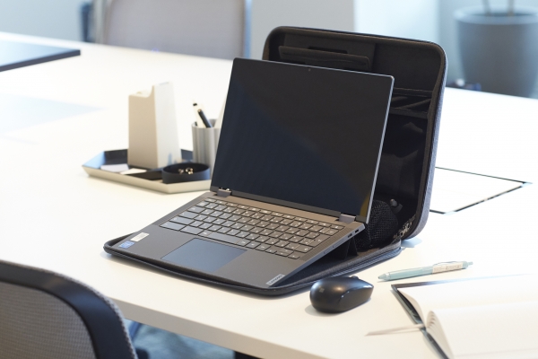 写真：ポータブルワークスペース「Rooney（ルーニー）」の使用イメージ