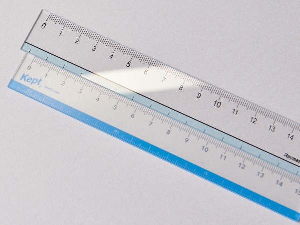 マット仕上げなので見やすく傷もつきにくい