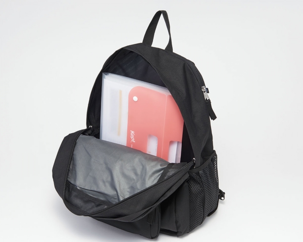 スマートになるのでリュックにも入る