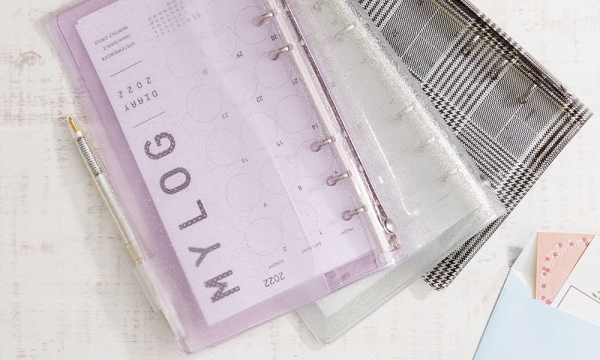 チェックうやラメの質感が楽しめるPVCバインダー（聖書サイズ）