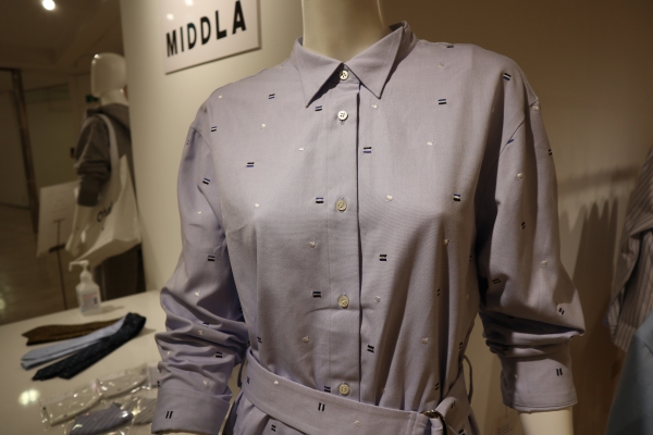 LADY'S MONO EMBROIDERY WING COLLAR SHIRT DRESS.