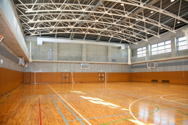 ワクチン接種会場として大田区に提供するキヤノン下丸子体育館（内部）