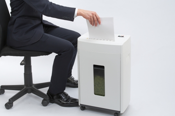 薄型でコンパクトなボディを採用