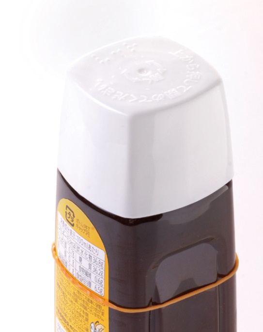 液だれしてもテーブルを汚さない 容器に輪ゴムを巻いておけば、液だれしても輪ゴム部分で液が止まるので、テーブルを汚しません。