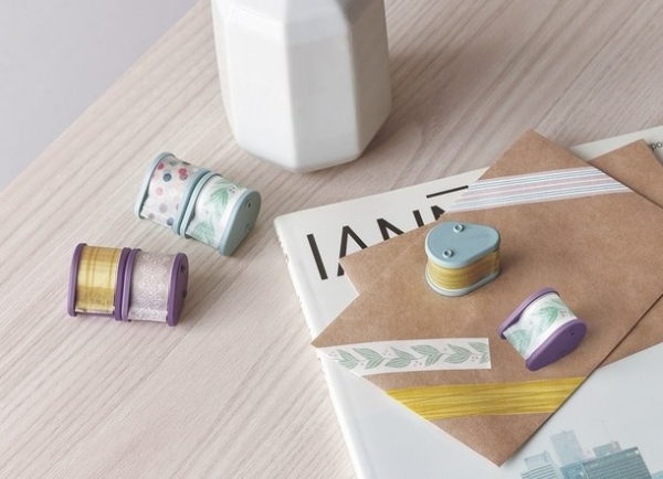 コンパクトなテープカッター