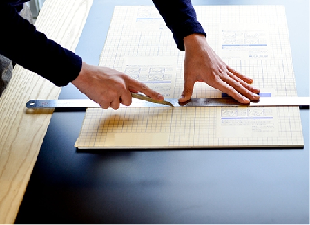 デスクの天板を傷つけない