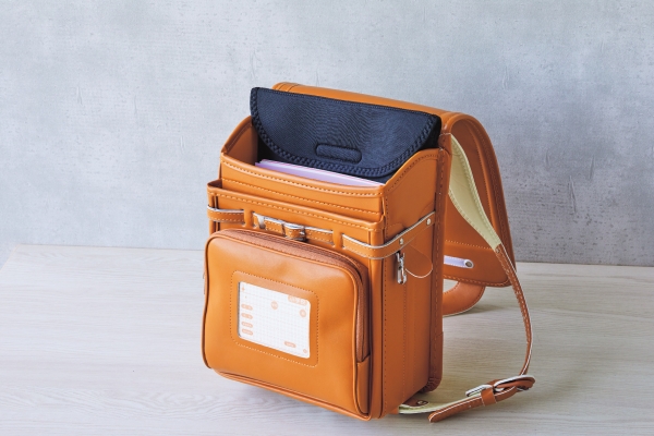 ランドセルに収納可能な縦入れタイプ