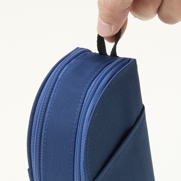 持ち運びに便利なループ付