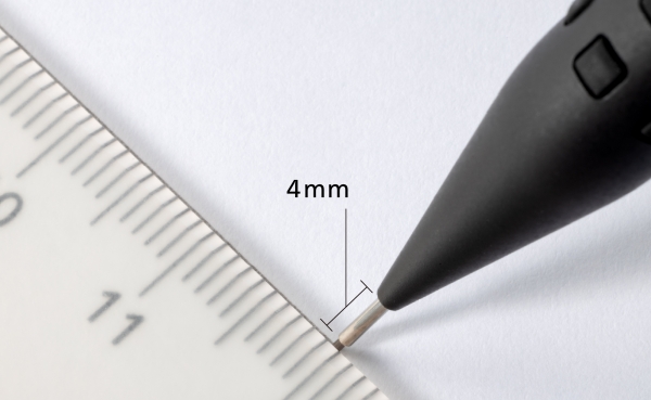 ■スマッシュの特長■3．書いている文字が見やすい4mmパイプ