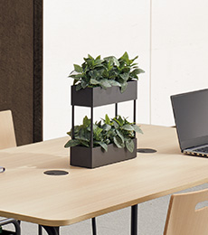 机上を飾る卓上タイプもラインアップ