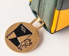 浅野みどりさんのイラストのかわいいチャームつき！