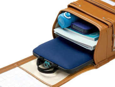 ランドセルから出し入れしやすいフラットな形状