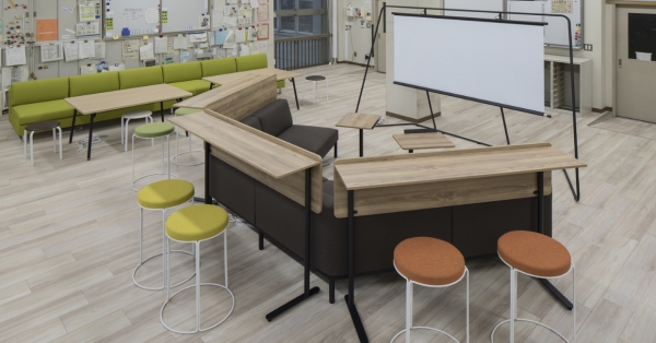 写真： リニューアルした職員室