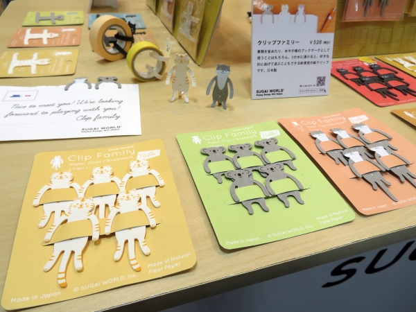 「クリップファミリー」の2年ぶりの新作となる第5弾、動物園の人気者、コアラ、カワウソ、トラの3種類をラインナップ。コロナ禍で閉塞感が漂う中、動物園の人気者の力を借りて、少しでも癒しを届けたいという思いを込めた。　スガイワールド