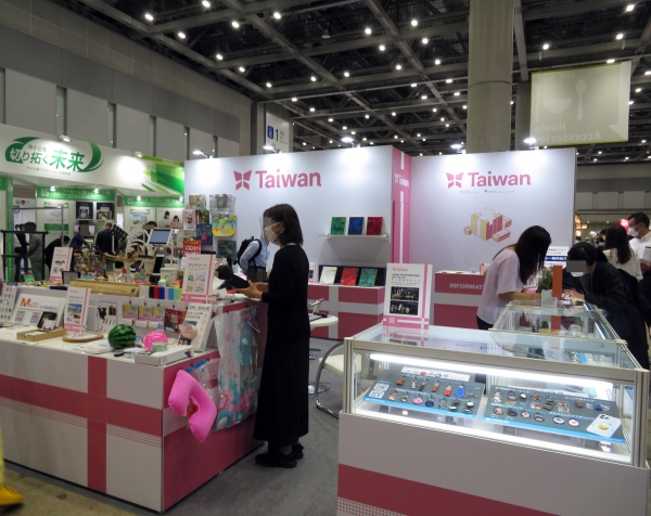台湾パビリオンでは、エコバッグへのデジタル印刷など、台湾の最新ギフト・ノベルティを提案