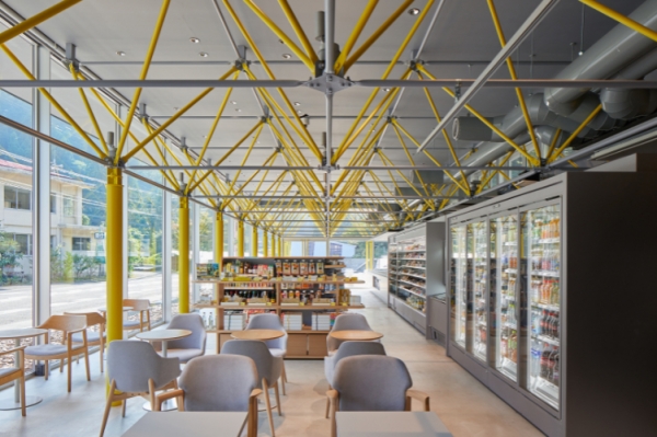 写真：未来コンビニ（撮影：ナカサ &amp;パートナーズ 山本慶太）