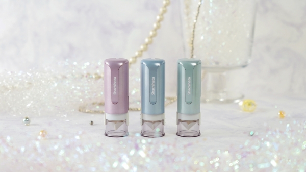 さわやかなカクテルトーンのキャップレス9