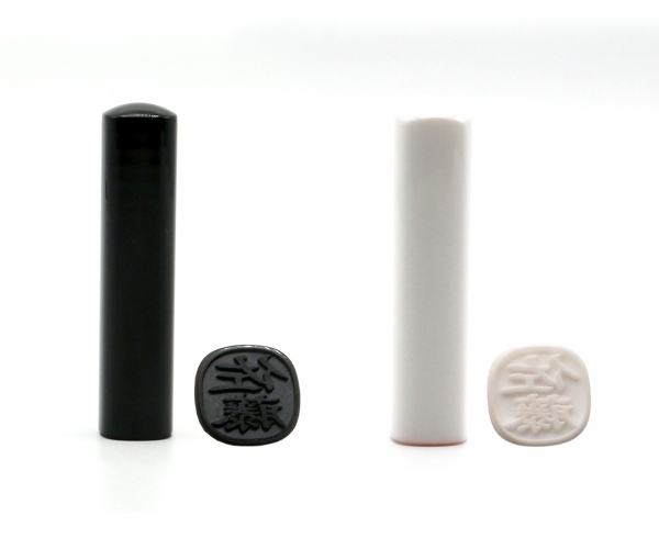 ●商品ラインナップ(全2種類)  黒　　白