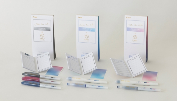 『ILMILY Color two colorメモセット』　  ボールペン3色+メモセット：935円（税抜価格：850円）／ボールペン＋マーカー+メモセット：550円（税抜価格：500円）　※数量限定