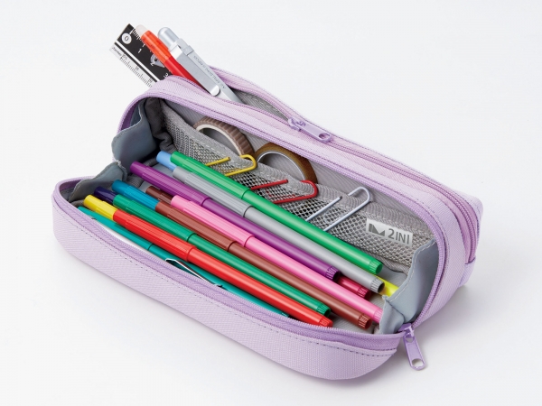 トレー収納は手前に大きく開くので、検索性がよく、物が取り出しやすい構造。