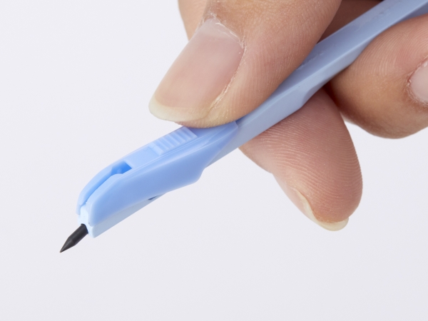 安全針カバーと見やすい黒針